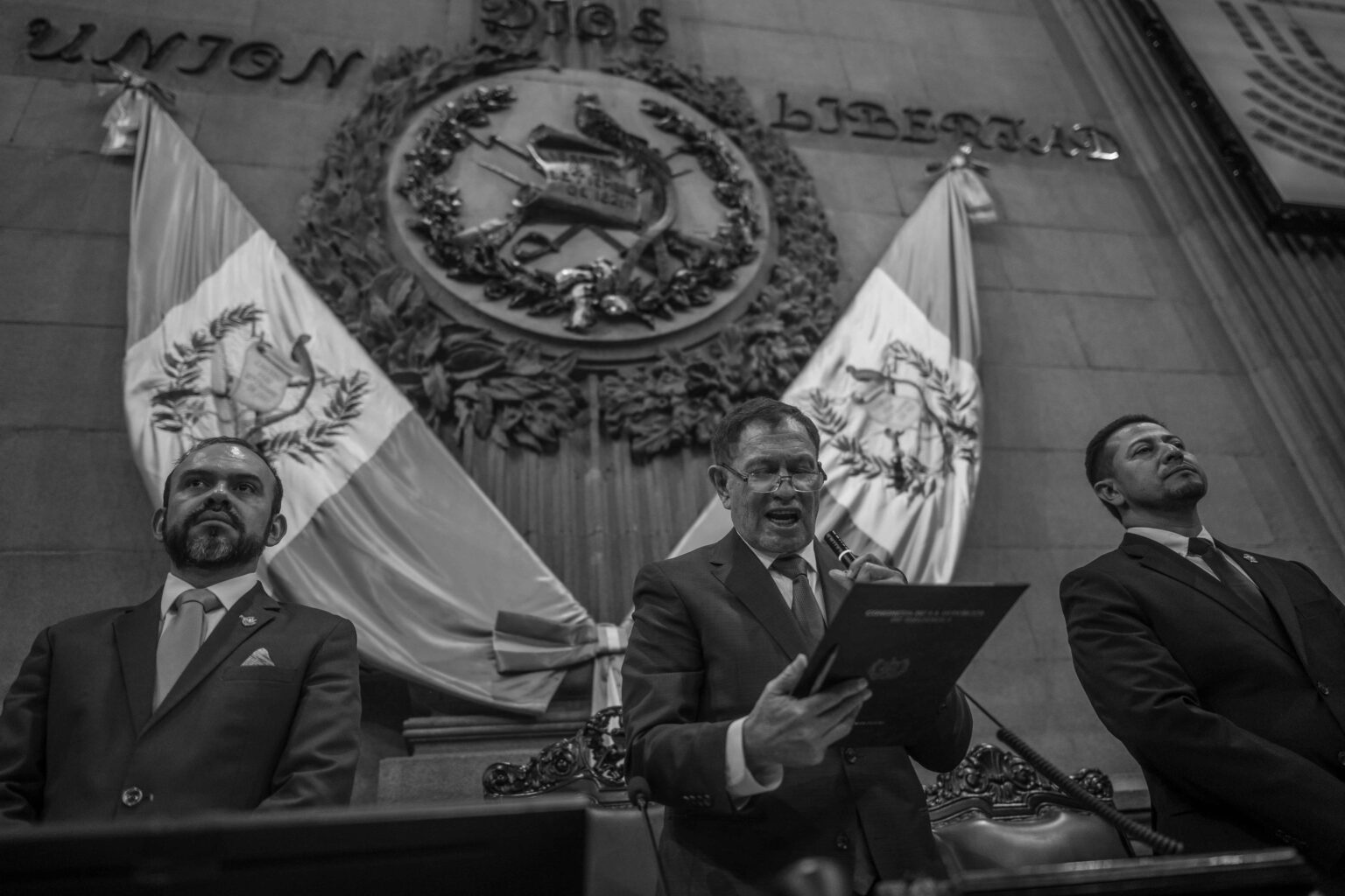 Imagen destacada: Ley Antilavado en Guatemala, por qué el Congreso retrasa una reforma clave contra el dinero ilícito
